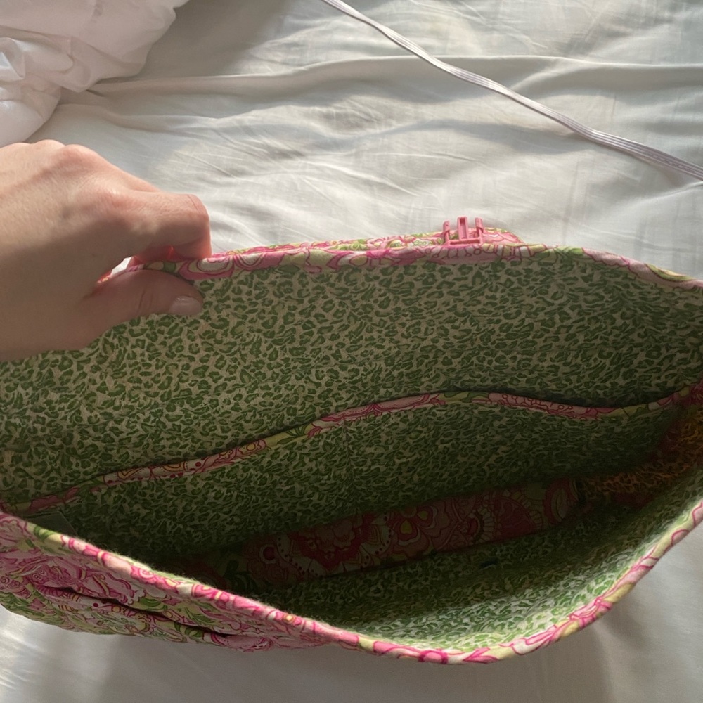Vera Bradley Crossbody Messenger Bag. Pristine Condition. - Picture 2 of 5